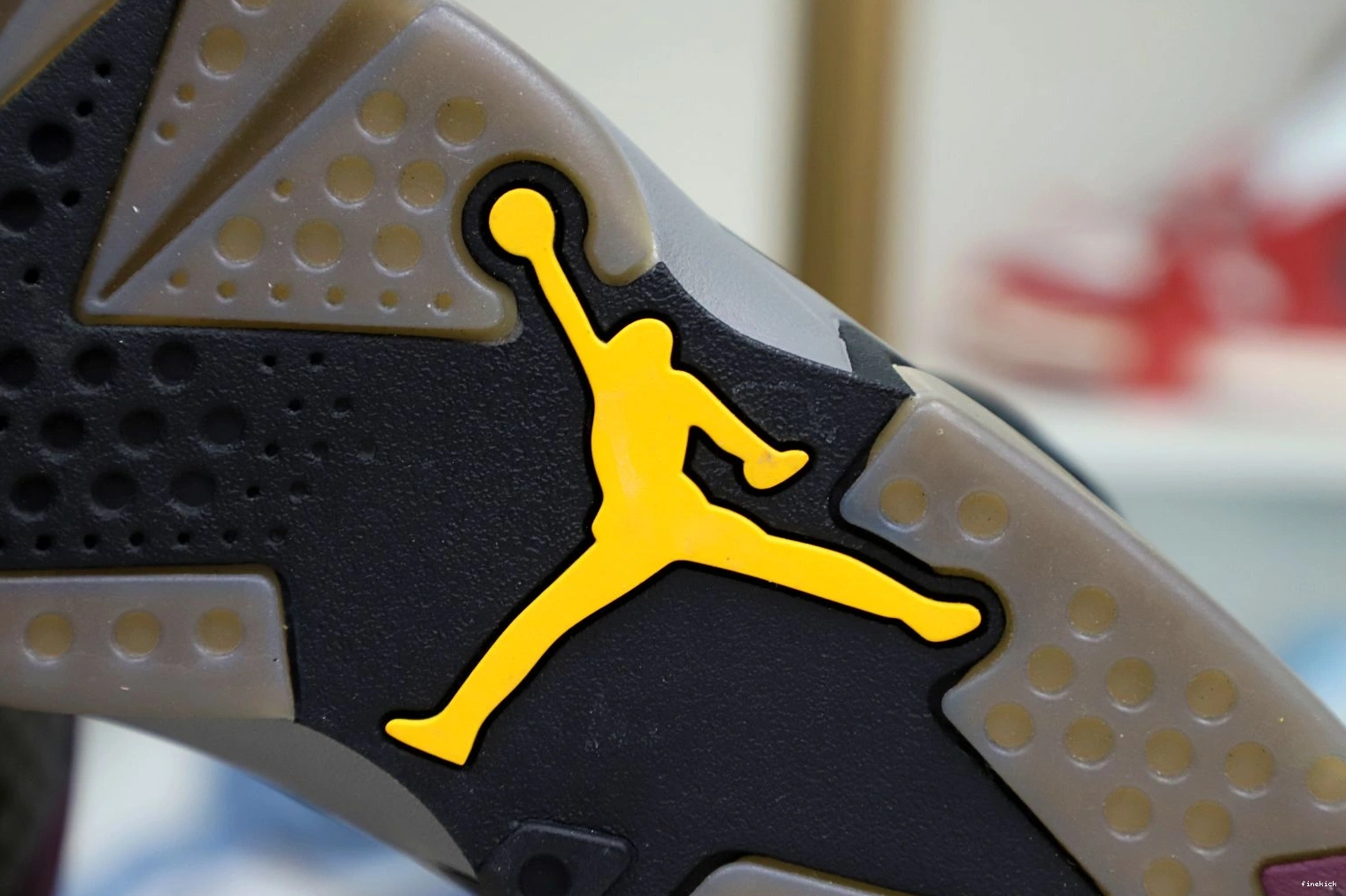 BORDEAUX AIR JORDAN RETRO 6 0118